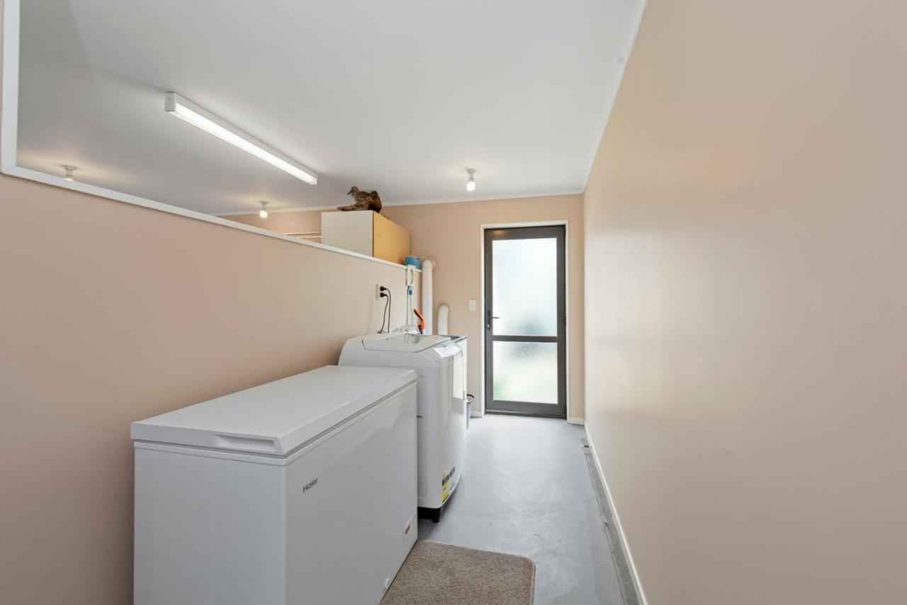 Oceanside Bach - Mount Maunganui Holiday Home Bagian luar foto