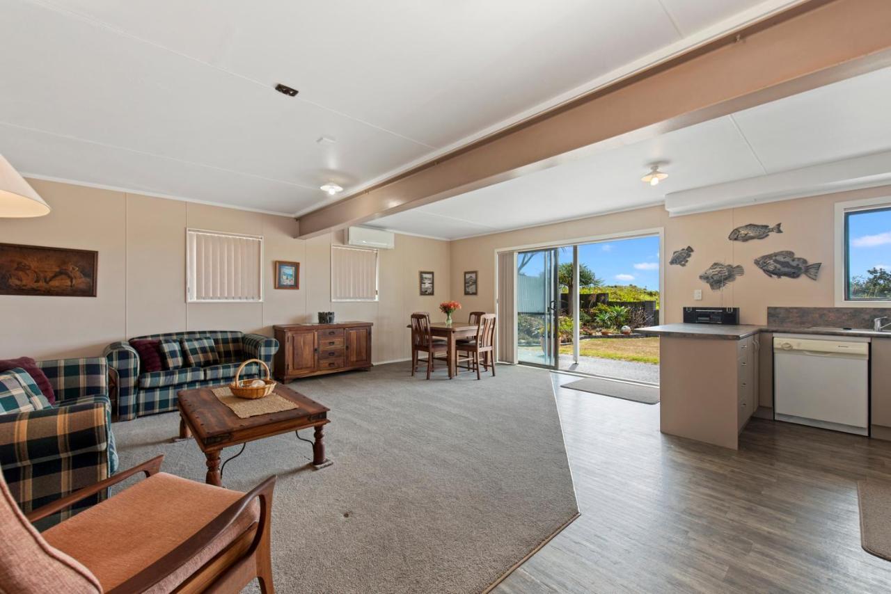Oceanside Bach - Mount Maunganui Holiday Home Bagian luar foto