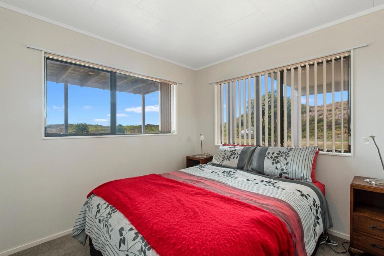 Oceanside Bach - Mount Maunganui Holiday Home Bagian luar foto